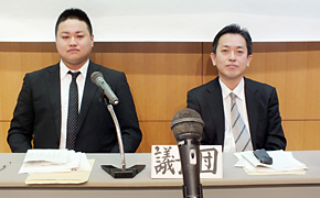 議長団の渋川さん（左）、小林さん（右）